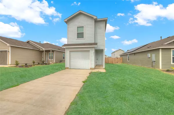 231 Gabbro GDNS, Maxwell, TX 78656