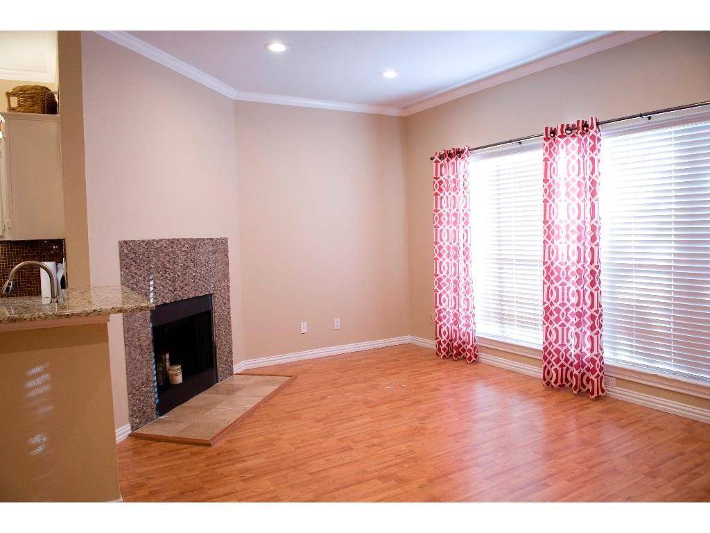 Austin, TX 78705,915 W 22 1/2 ST #103