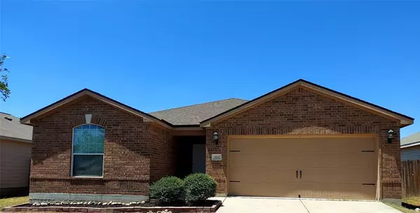 320 Sapphire LN W, Jarrell, TX 76537