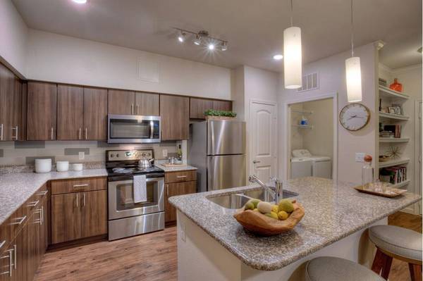 1200 Estancia PKWY #922, Austin, TX 78748