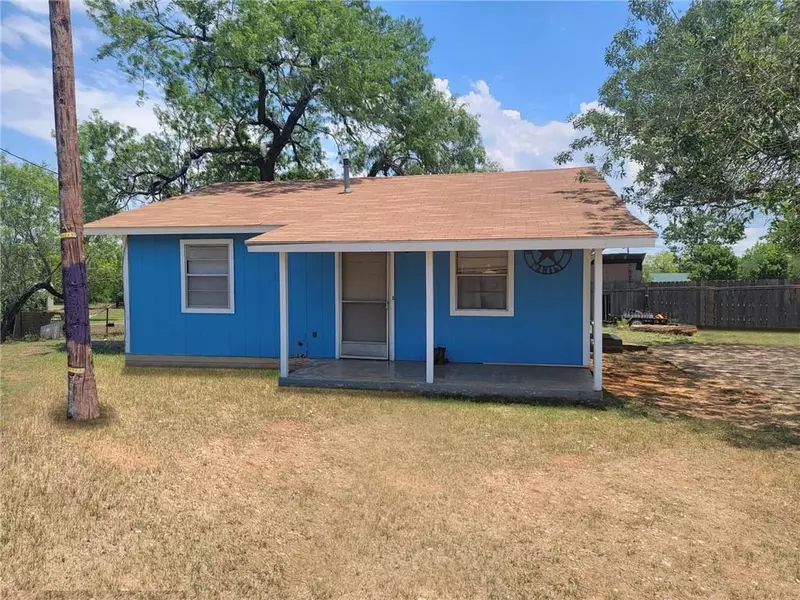 116 Eleanor ST, Luling, TX 78648