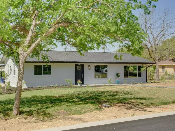 501 College Ave,  Florence,  TX 76527
