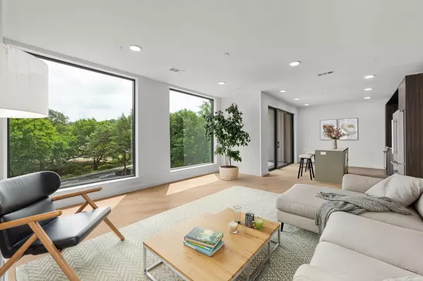 2209 S 1st ST #206, Austin, TX 78704