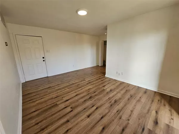 Austin, TX 78745,6903 Deatonhill DR #2