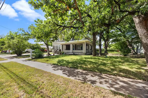 Gatesville, TX 76528,1009 E Leon