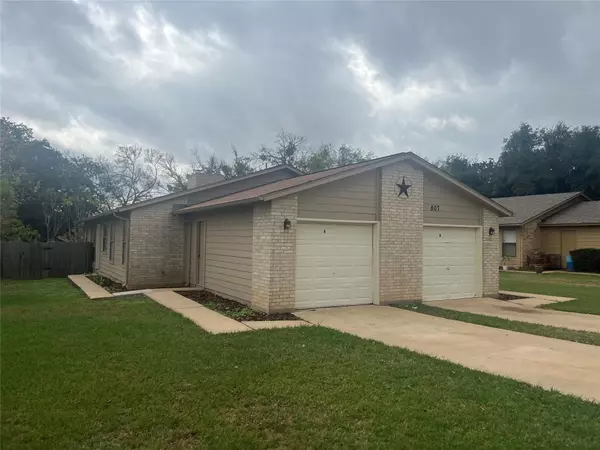 807 Lloyd LN #A, Elgin, TX 78621