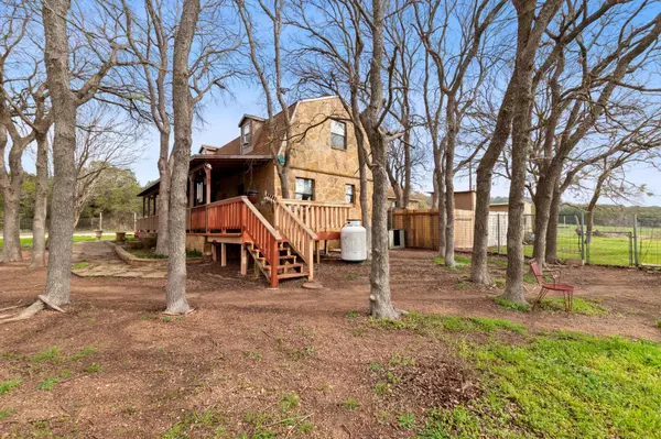 425 Cedar Break LN, Burnet, TX 78611