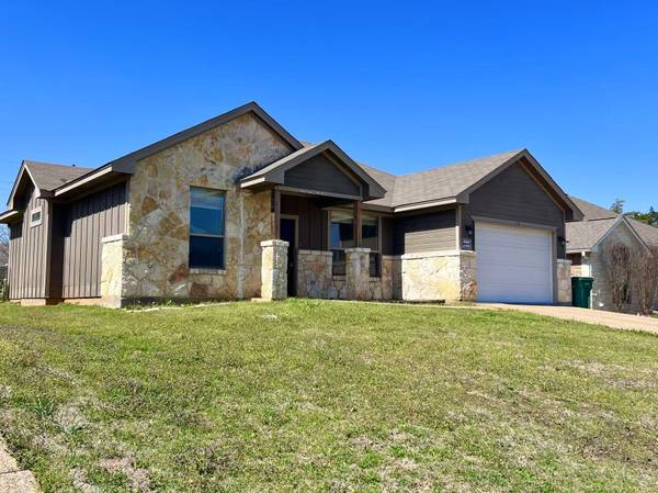 112 Flat Creek DR, Robinson, TX 76706