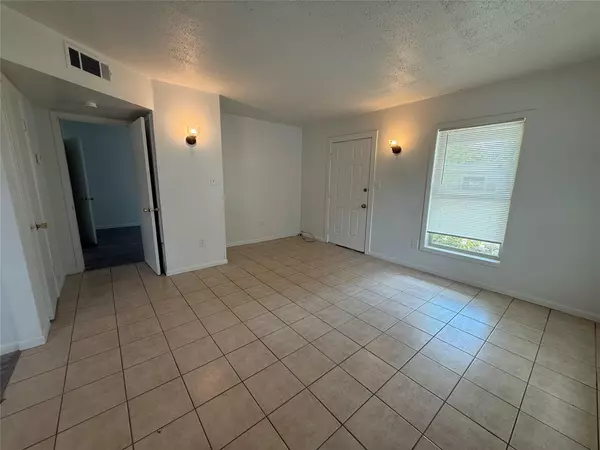 Lockhart, TX 78644,622 Trinity ST