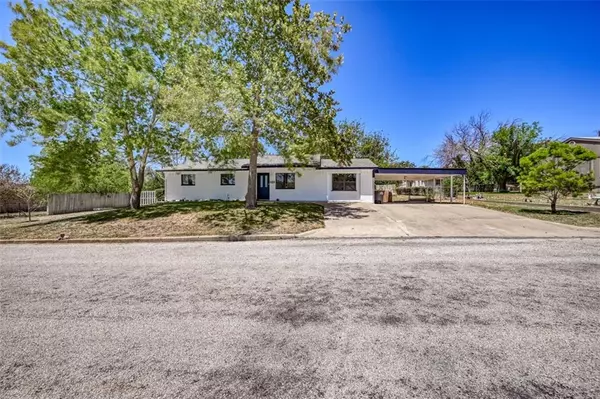 223 Northwest DR, Fredericksburg, TX 78624