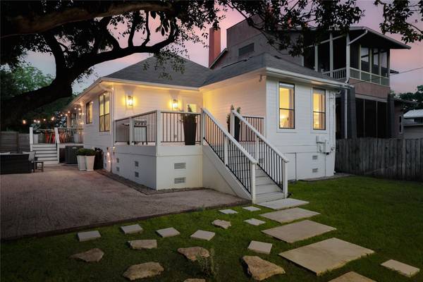 1018 Shelley Ave,  Austin,  TX 78703