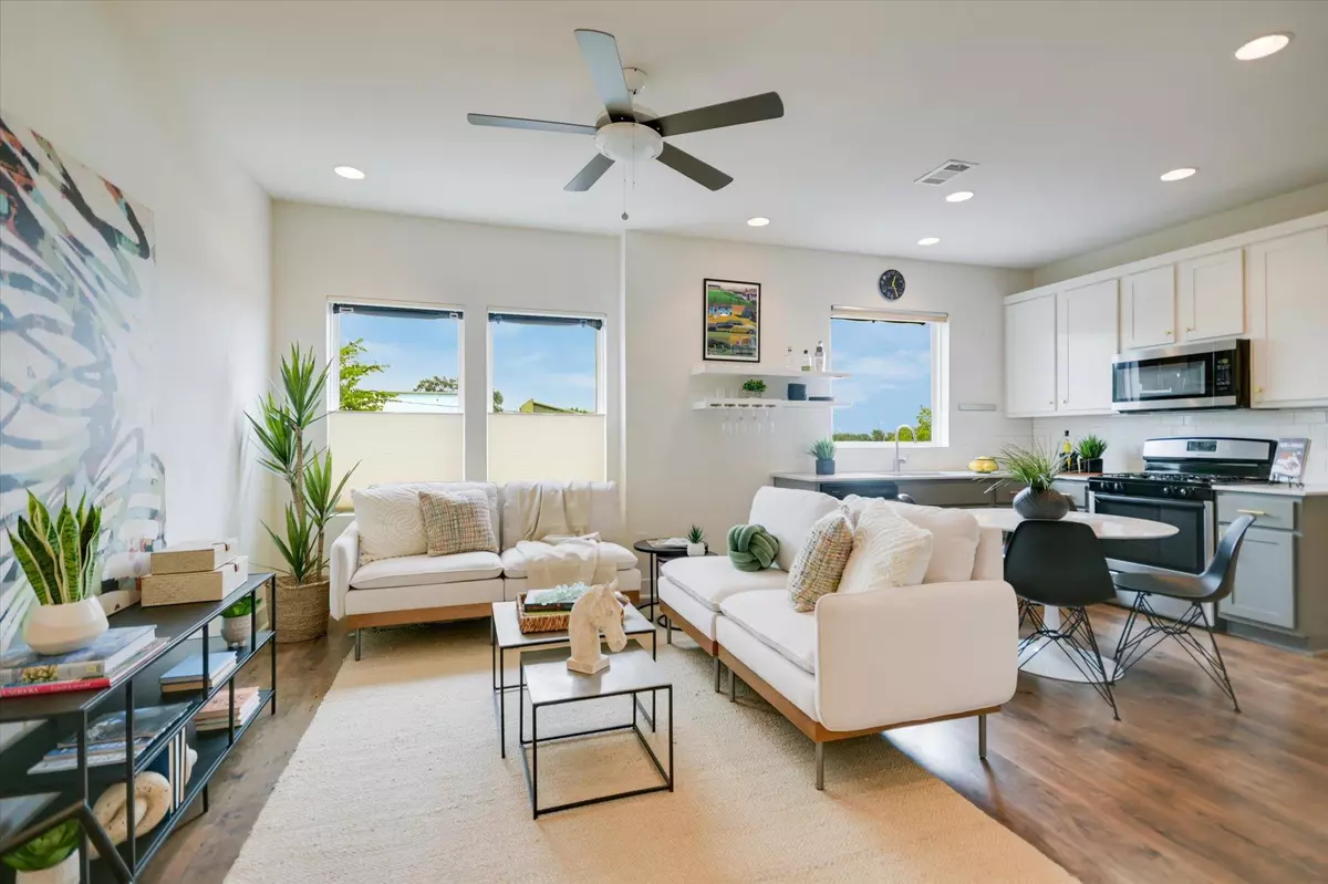 Austin, TX 78702,3007 E 12th ST #82