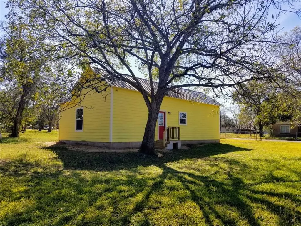 Flatonia, TX 78941,619 S Converse ST