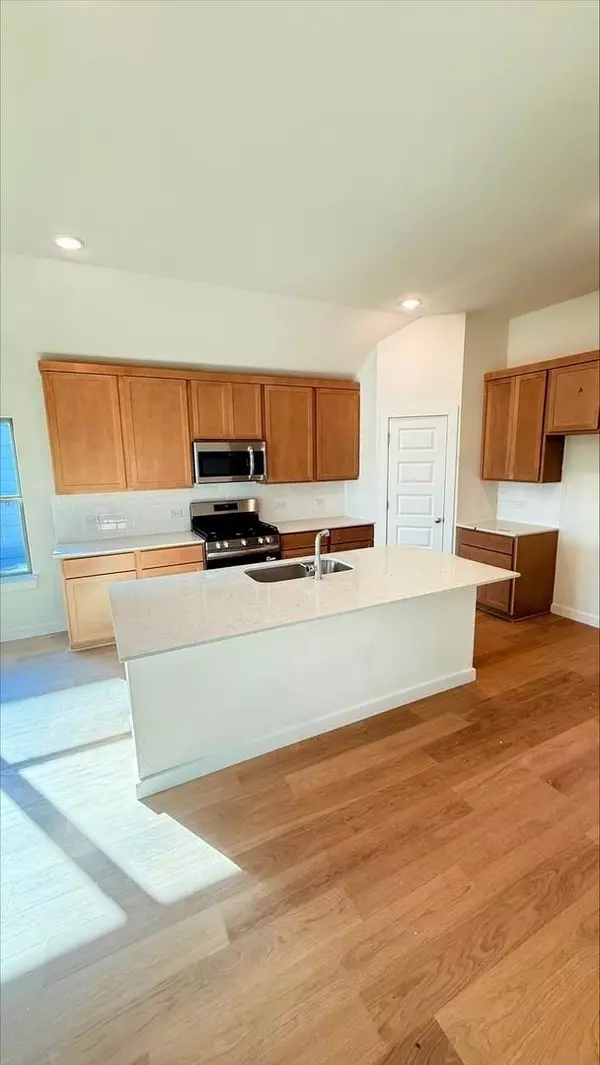 Hutto, TX 78634,114 Mandeville DR