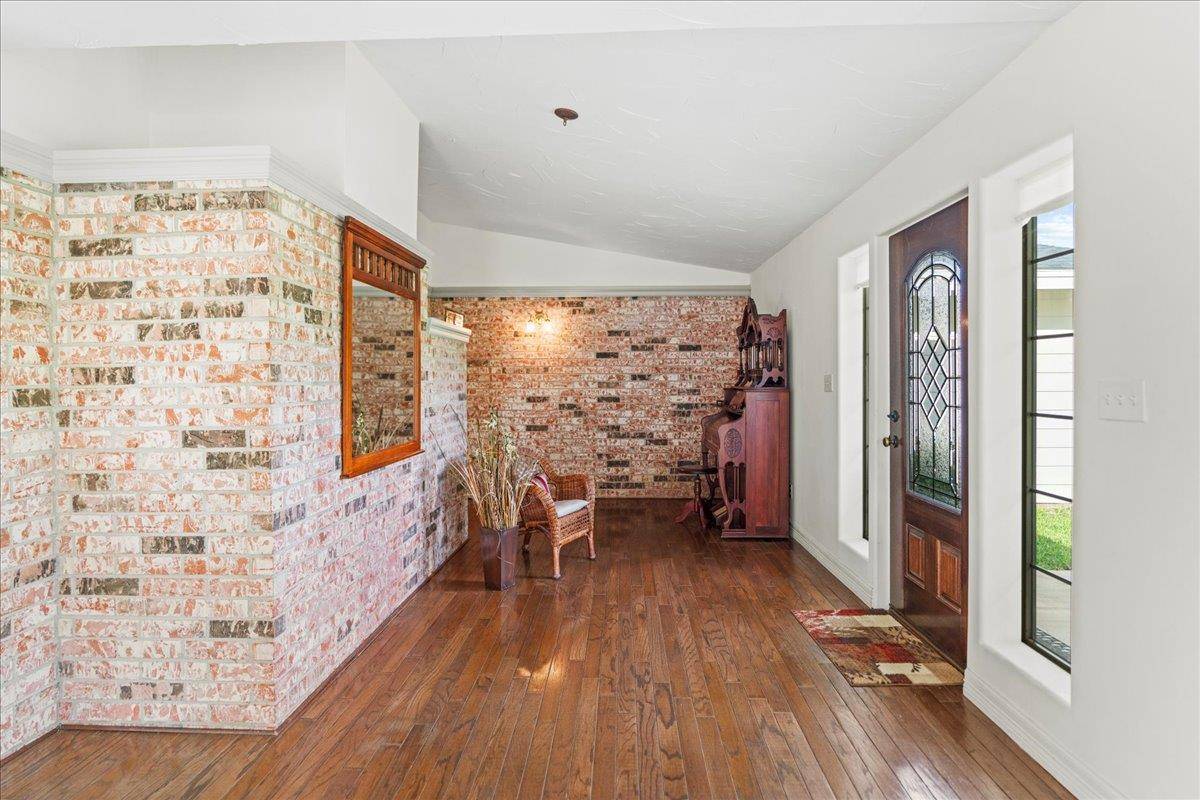 Wimberley, TX 78676,209 E Meadow LN