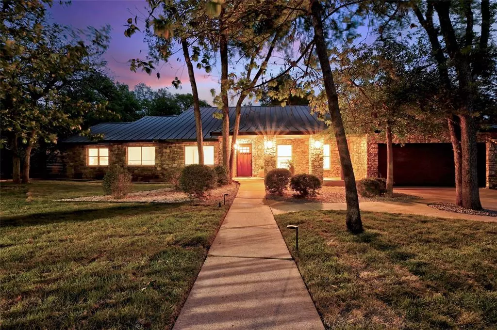 West Lake Hills, TX 78746,5002 GREGORY PL