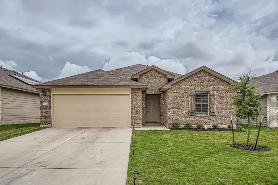 717 Taggart TRL, Jarrell, TX 76537