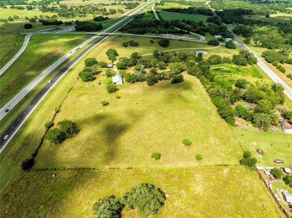 1005 CR 210, Weimar, TX 78638