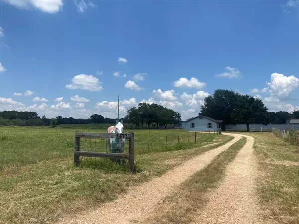 2477 State Highway 159, La Grange, TX 78945