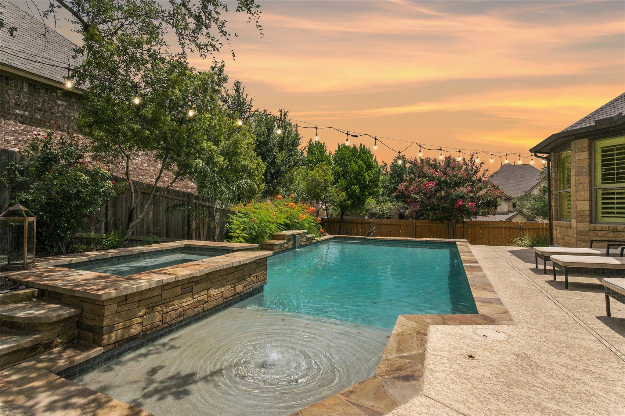 12125 Montclair BND, Austin, TX 78732