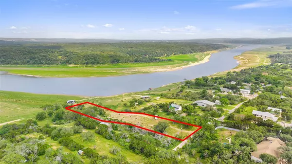 203 Lakeview DR, Spicewood, TX 78669