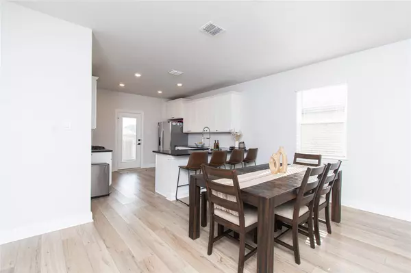 Converse, TX 78109,9223 Espadrille RUN