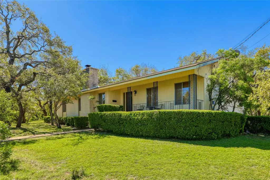 West Lake Hills, TX 78746,1002 Old Stonehedge ST