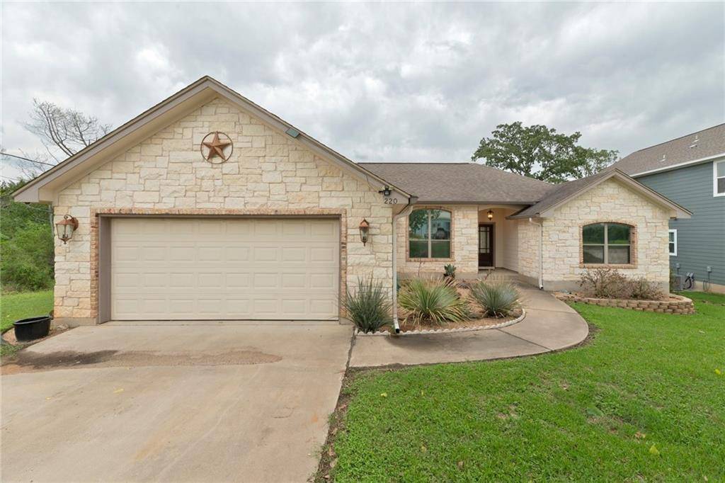 220 Ulupau CIR, Bastrop, TX 78602