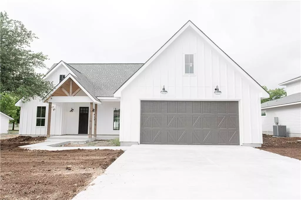 Manchaca, TX 78652,411 Whitetail DR