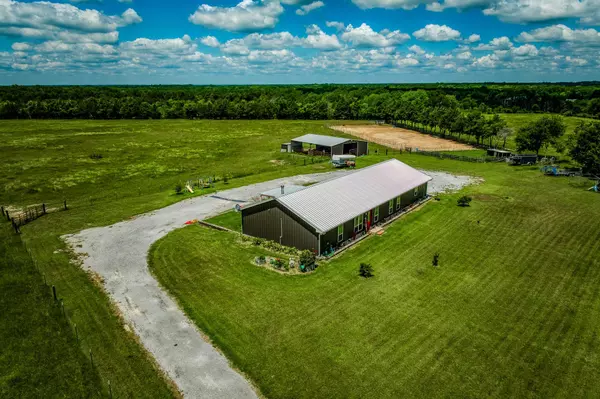 1850 LCR 439, Groesbeck, TX 76667