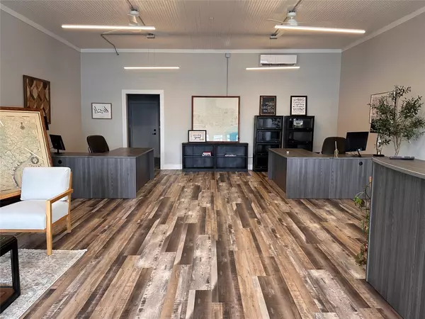 Weimar, TX 78962,114 E Post Office ST