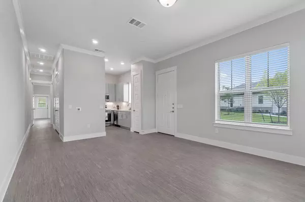 Buda, TX 78610,476 Suffield DR #705