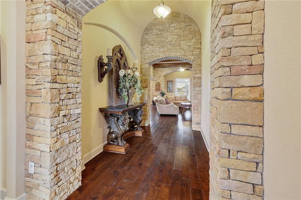 105 Suri DR,  Liberty Hill,  TX 78642