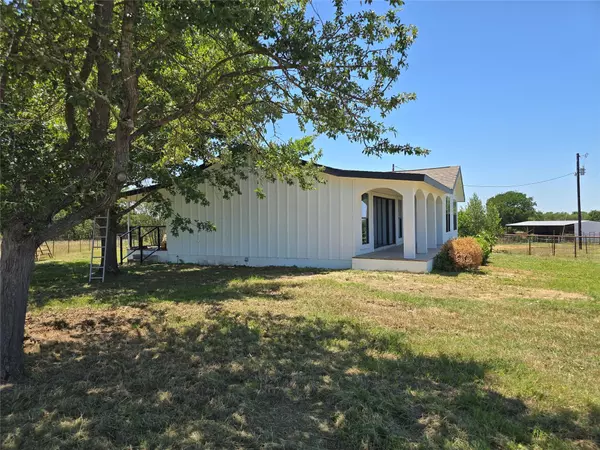 Rockdale, TX 76567,930 Elm Creek RD