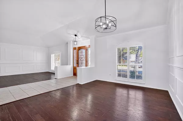 Austin, TX 78717,9018 Marthas DR