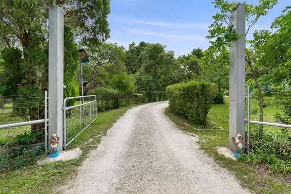 Liberty Hill, TX 78642,300 Corral LN