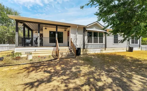 825 Mill Creek RD, Seguin, TX 78155