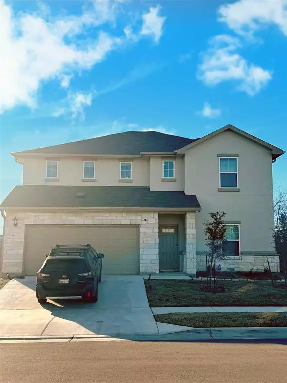 Hutto, TX 78634,907 Main ST