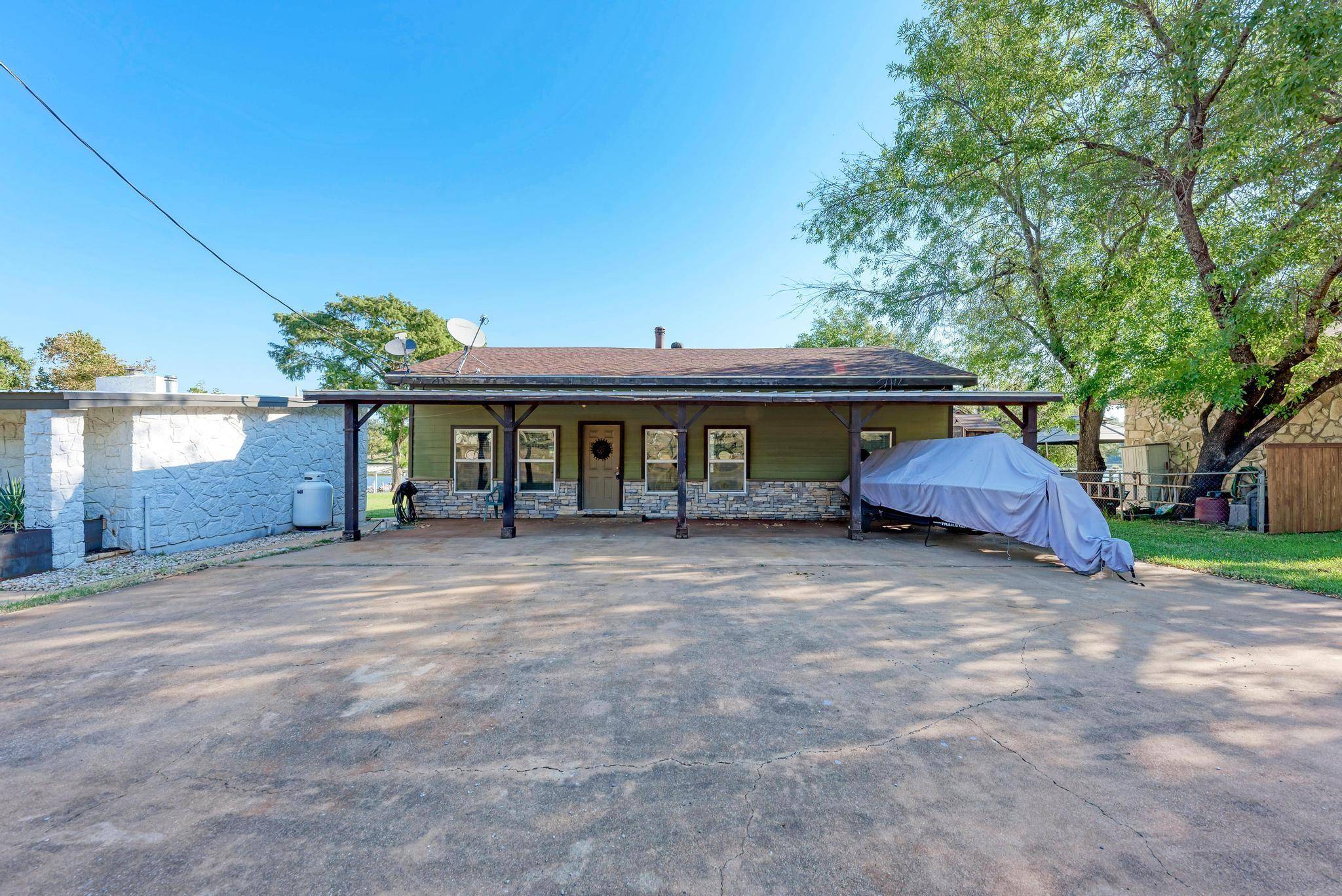 616 Sandy Harbor ST, Horseshoe Bay, TX 78657