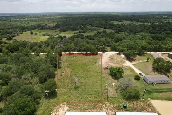 175 Coastal Lane, Luling, TX 78648
