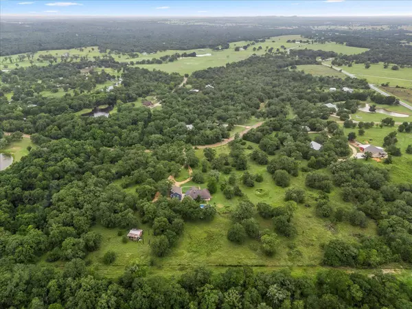 1109 Sherrill LN, Lexington, TX 78947