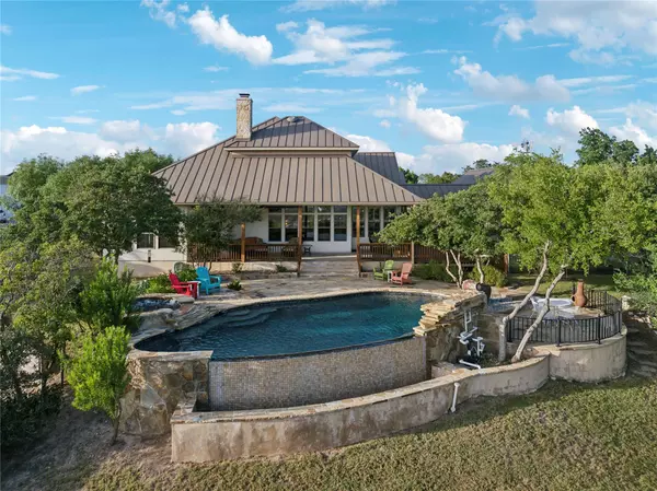 169 Royal Oaks Hill, Fredericksburg, TX 78624