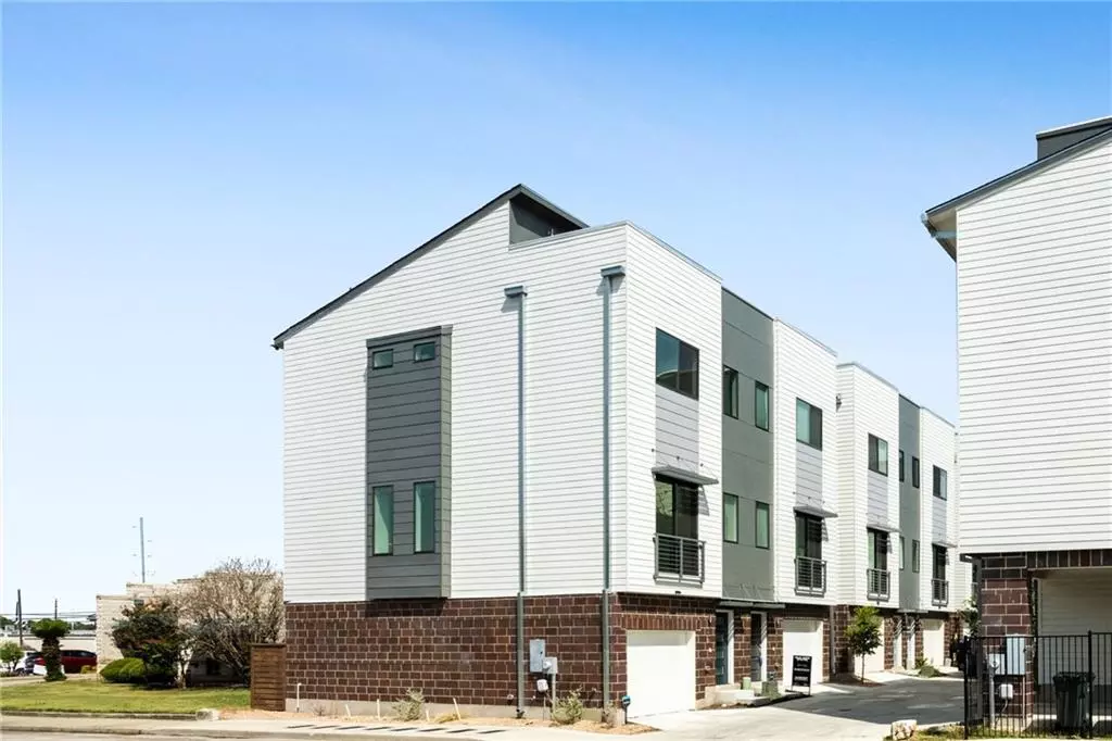 San Antonio, TX 78212,303 Cypress ST #702