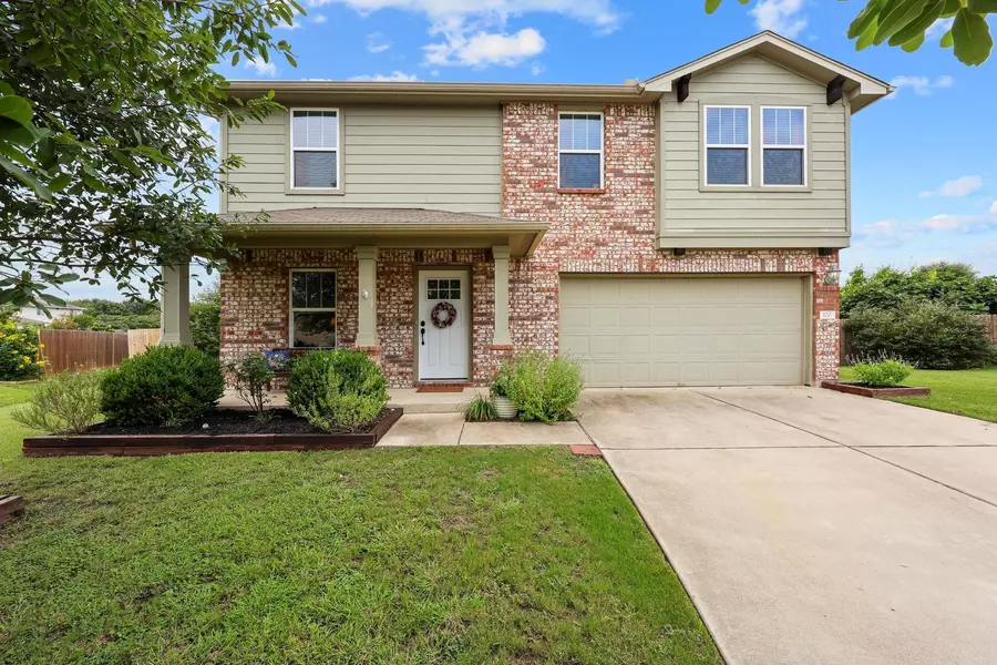 120 Hawkins CT, Hutto, TX 78634