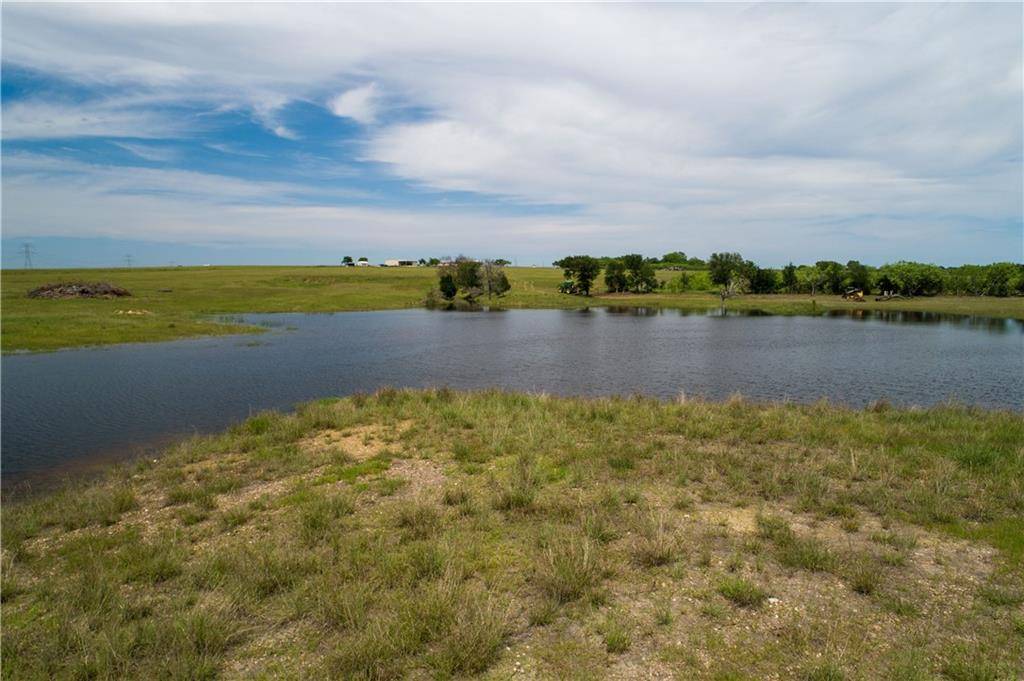 2045 Schuelke RD, Lockhart, TX 78644