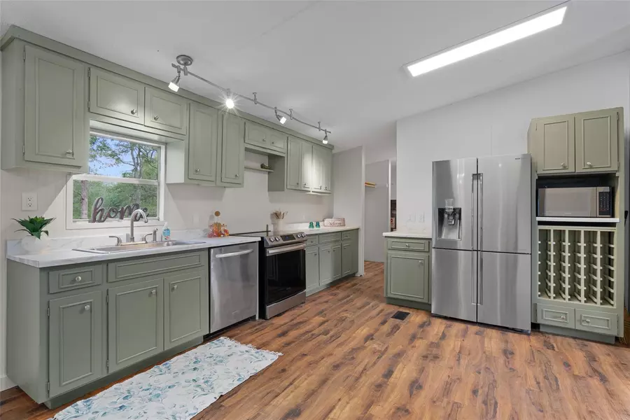 128 Boyd RD, Red Rock, TX 78662
