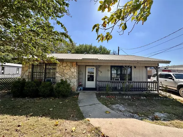 1014 S Main ST,  Lockhart,  TX 78644