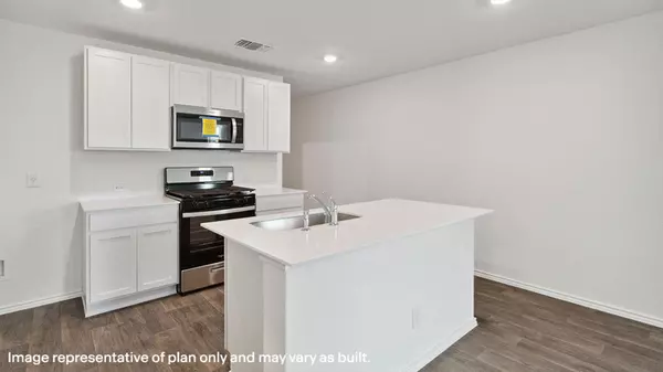 Luling, TX 78648,2202 STONES THROW LN