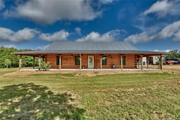 2190 W Old Lockhart RD, West Point, TX 78963