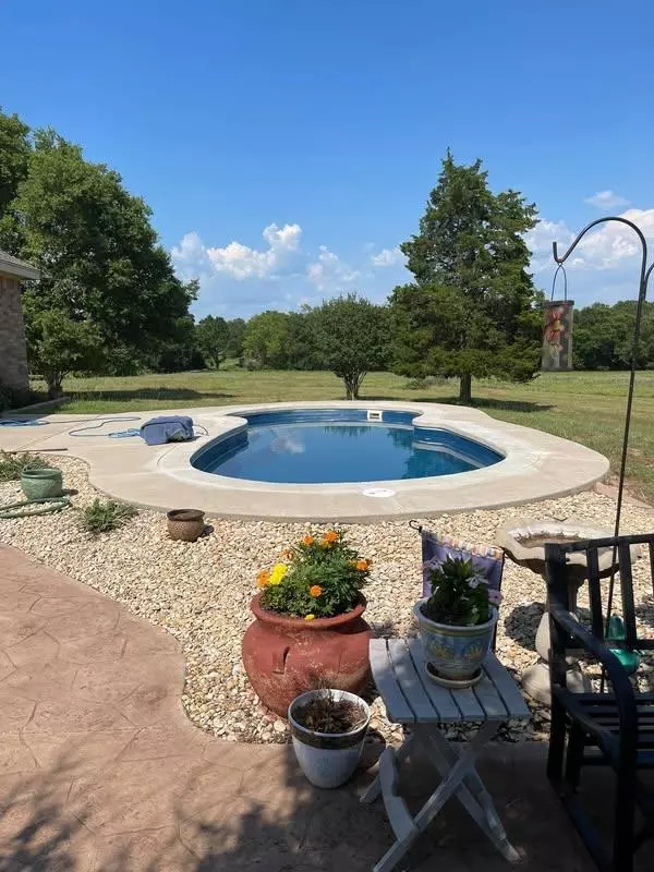 1504 County Road 459, Thorndale, TX 76577